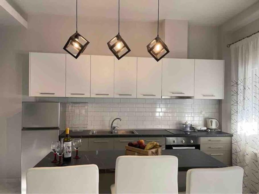 Вилла Modern House In Stratoni Экстерьер фото